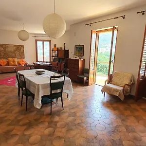  Appartamento Spazioso E Fresco In Punto Strategico.